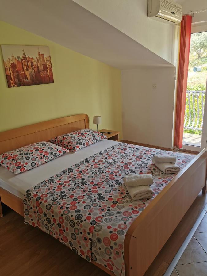 Apartmani "Ivan" Marina Exteriör bild