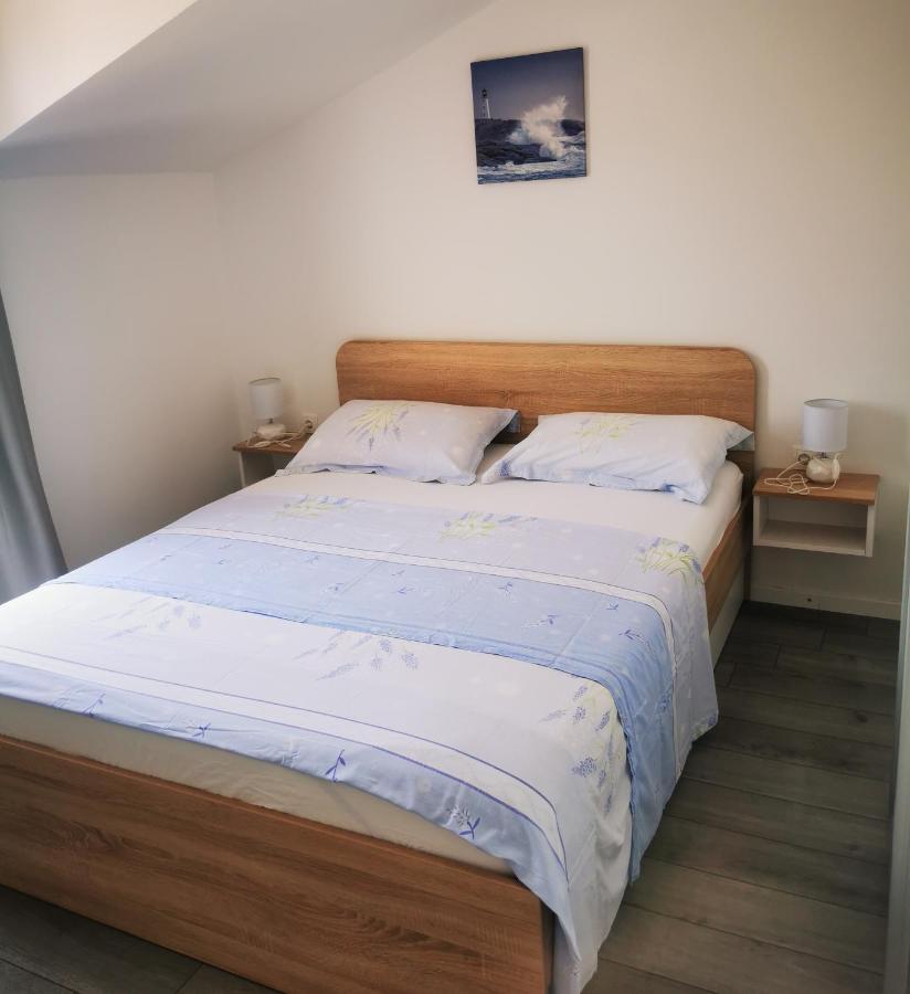 Apartmani "Ivan" Marina Exteriör bild