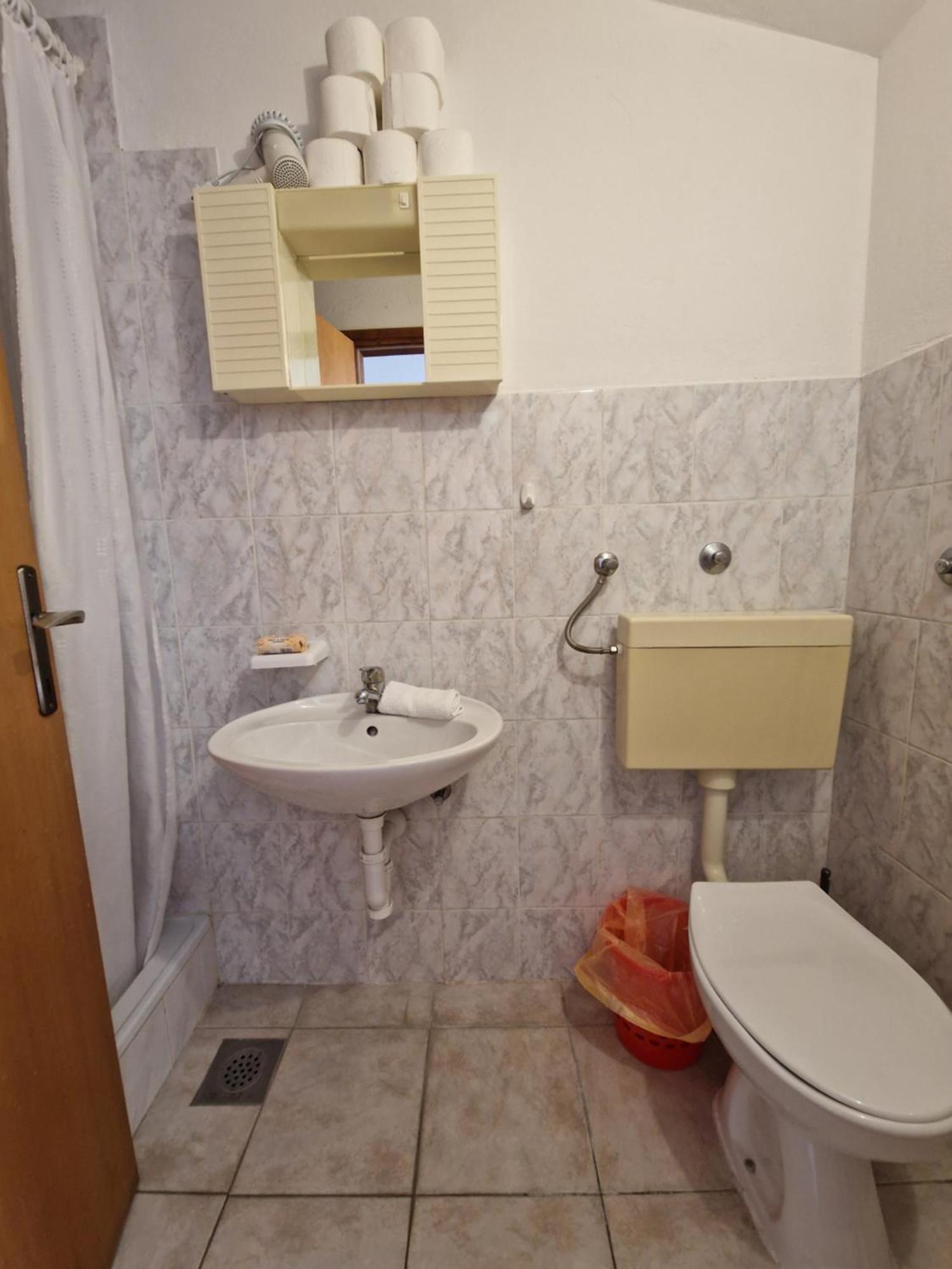 Apartmani "Ivan" Marina Exteriör bild