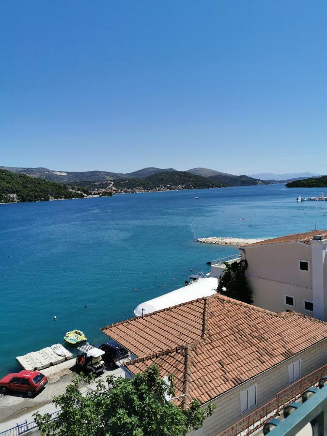 Apartmani "Ivan" Marina Exteriör bild